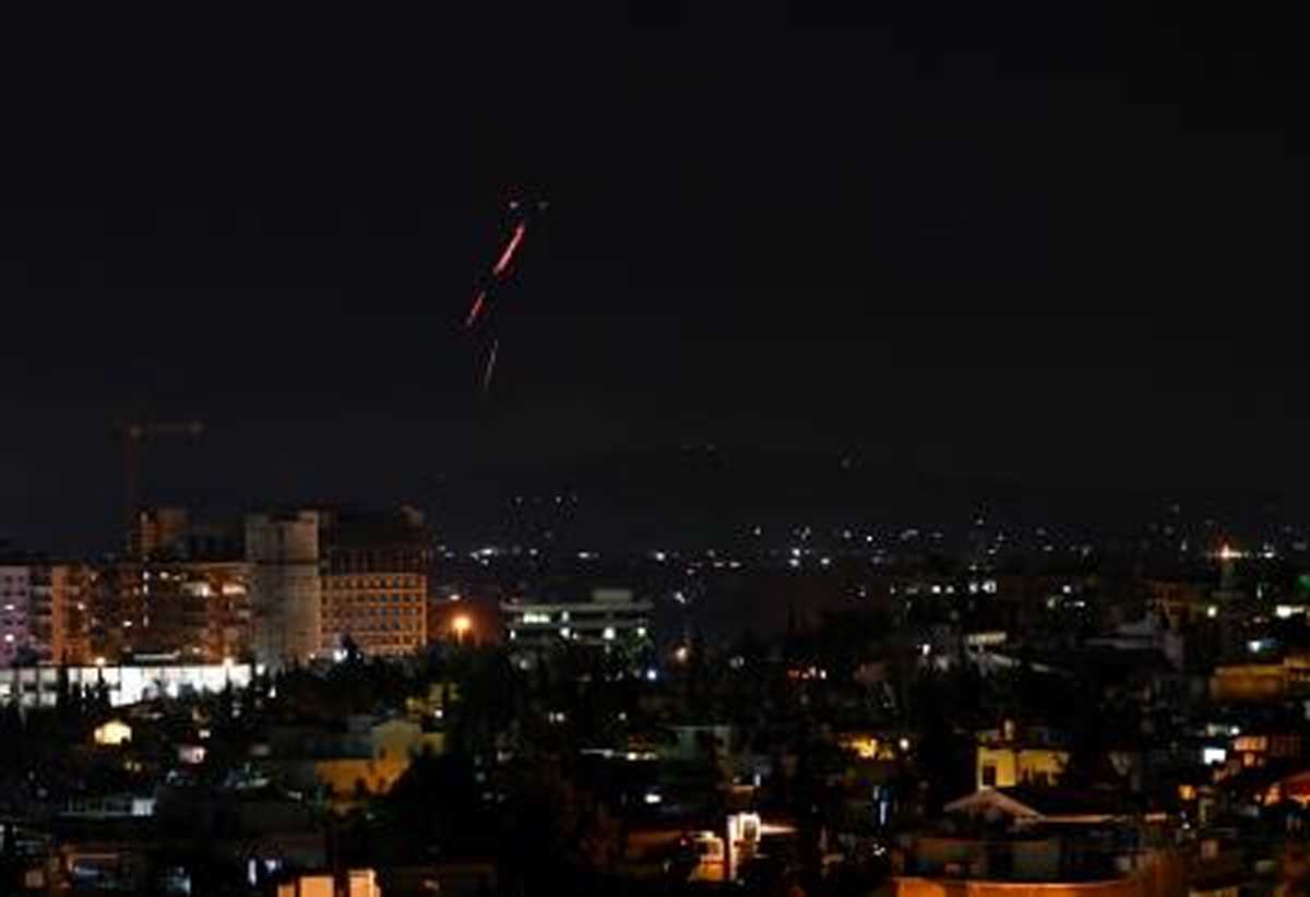 सीरिया में इजरायली मिसाइल हमलों में 3 सैनिकों की मौत सीरिया में इजरायली मिसाइल हमलों में 3 सैनिकों की मौत